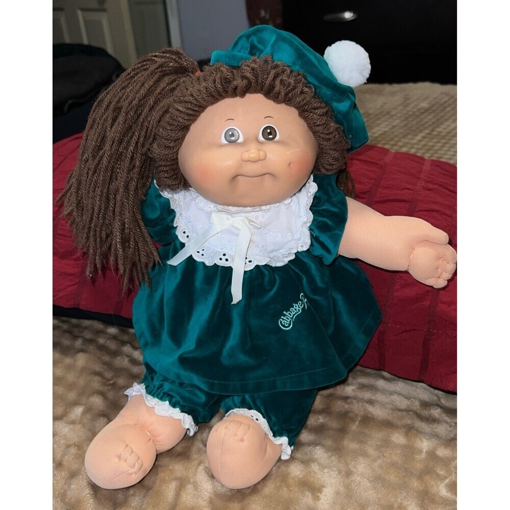 CabbagePatch Girl VTG 78,82 Brown Hair & Eyes w/ Dimple Real Clothes & Diaper